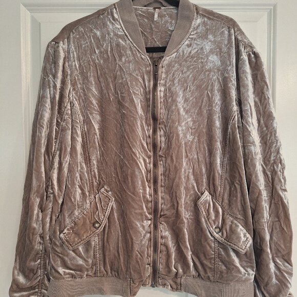 Free people Ruched crushed velvet bomber jacket pink cream size L/G - Picture 1 of 9